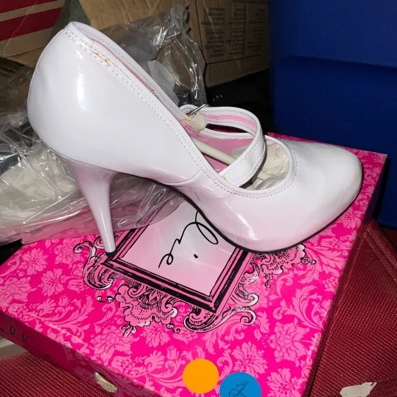 Elegant LADY JANE SZ 10  White Women's Heels great custom accessory new - Picture 3 of 13